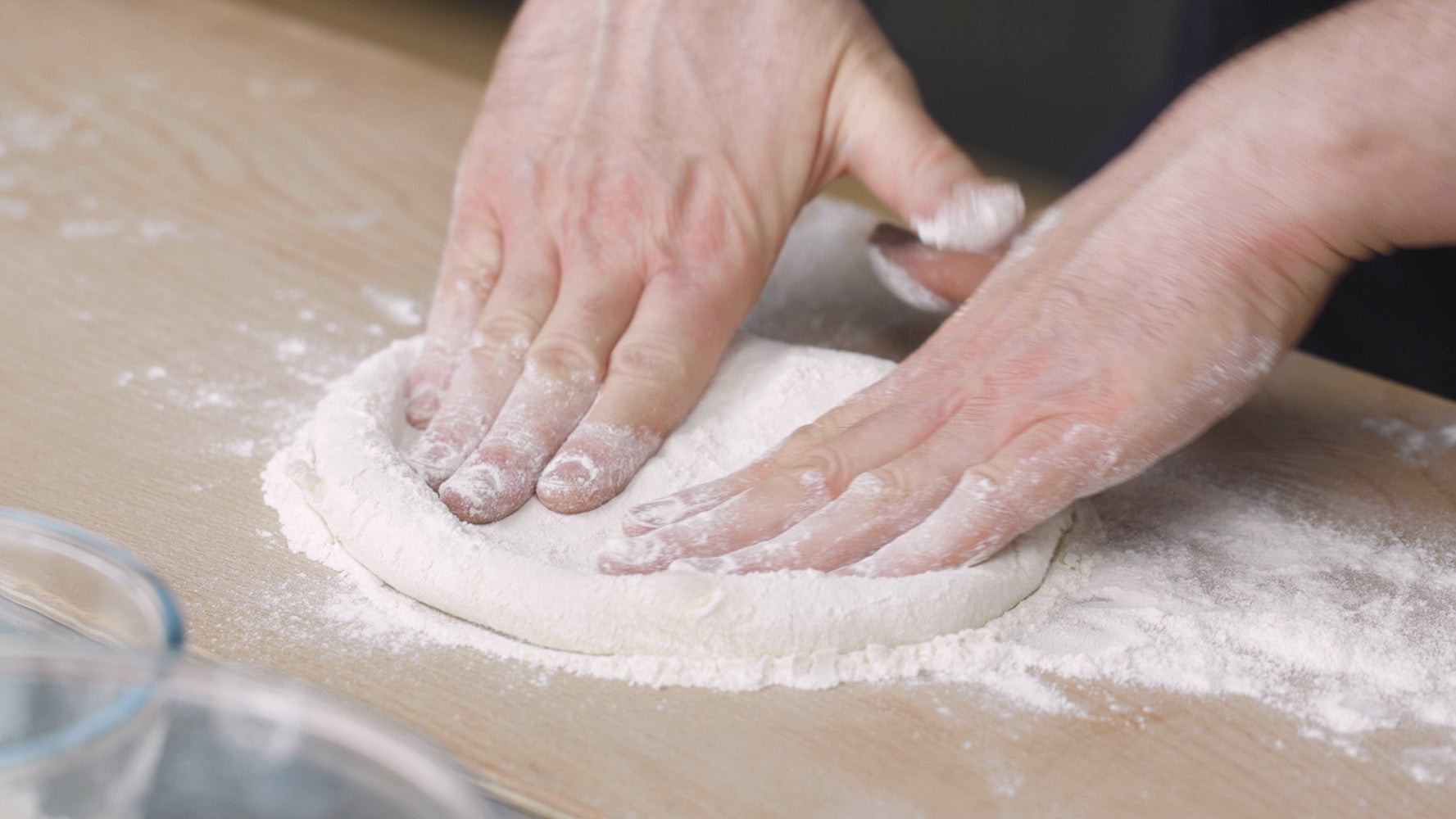 How to stretch pizza dough - Gozney l Roccbox